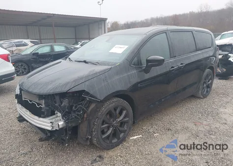 2020 Chrysler Pacifica Touring z USA, uszkodzony, nr VIN 2C4RC1FG1LR223747